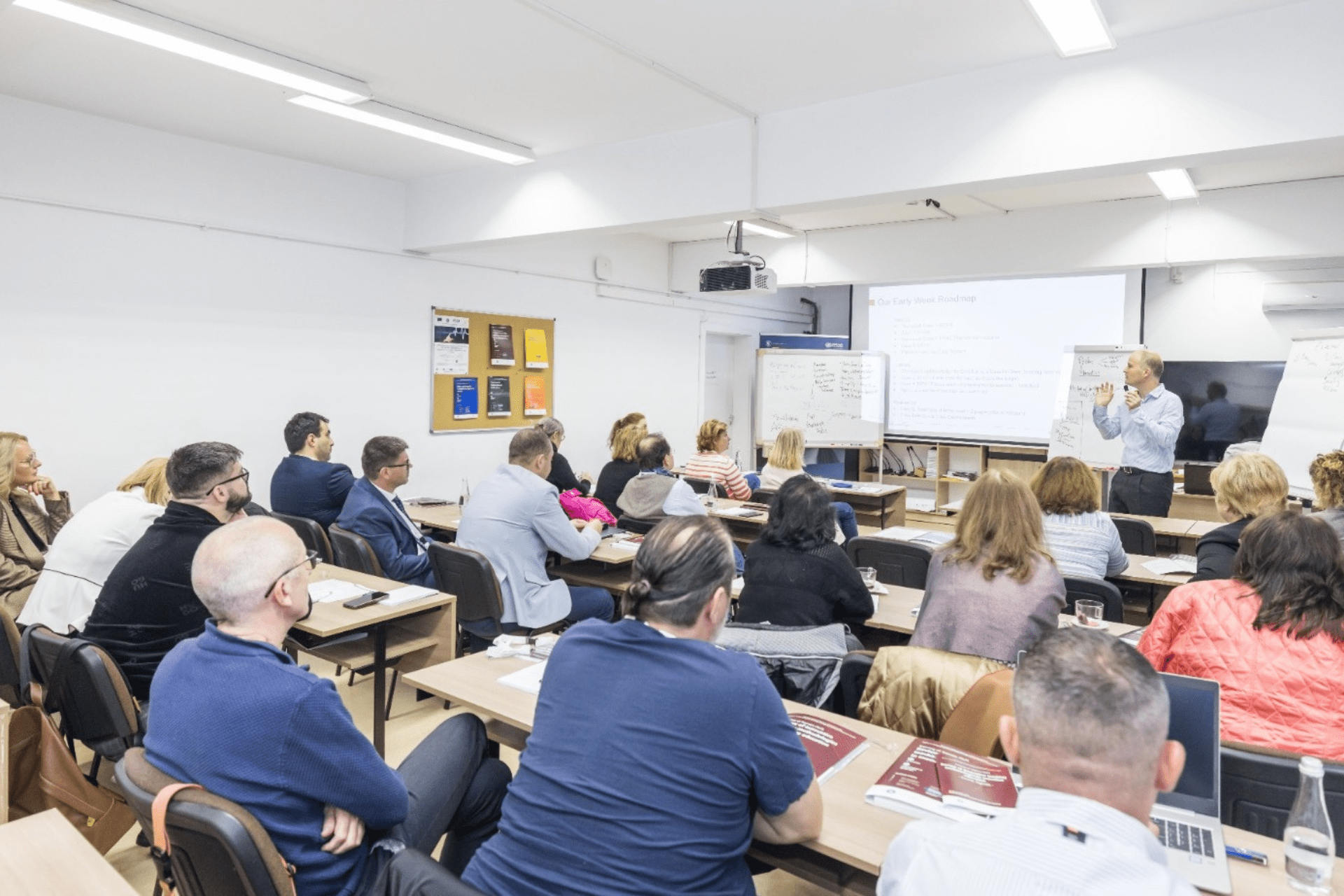 Sală de conferință la Școala Națională de Sănătate Publică din București